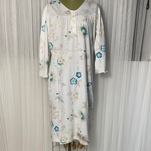 C&A Floral Nightgown with Blue and Cream Flowers Made in Germany 🇩🇪 Med